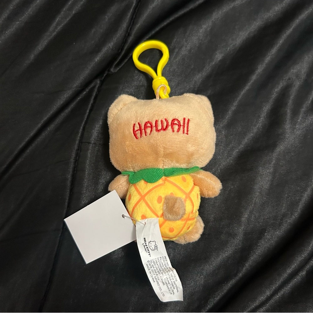LIMITED EDITION Hawaii Pineapple Hello Kitty Plush w/ strap - Picture 2 of 2
